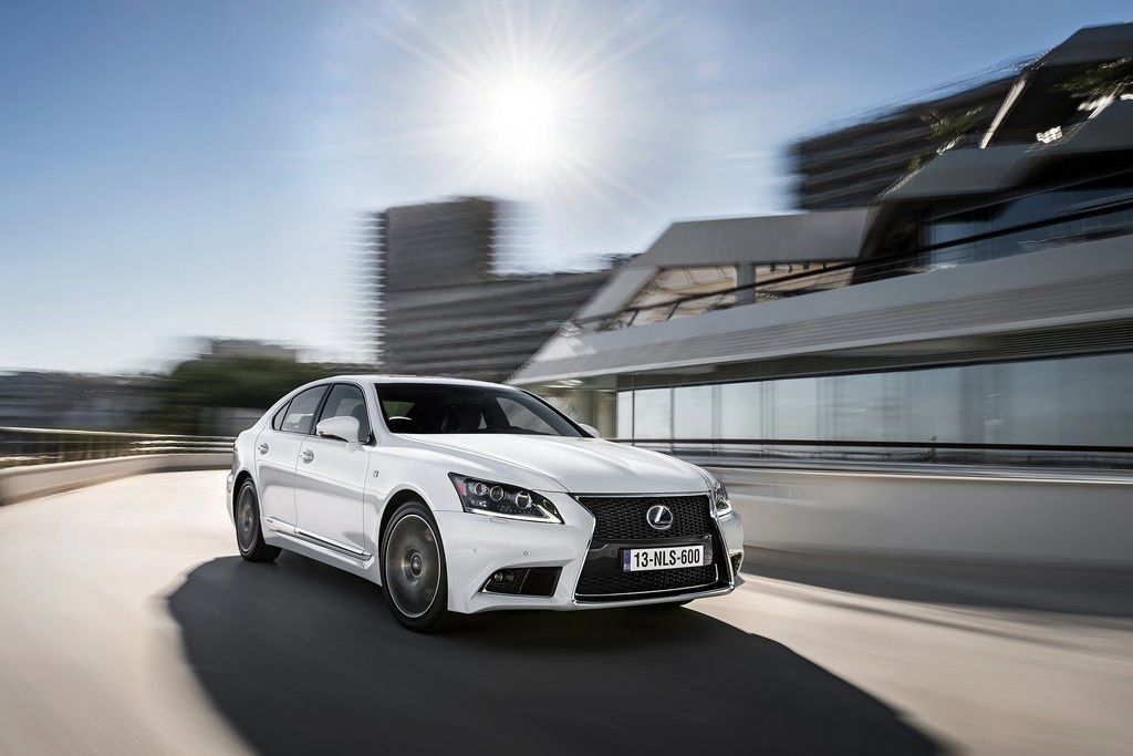 LEXUS