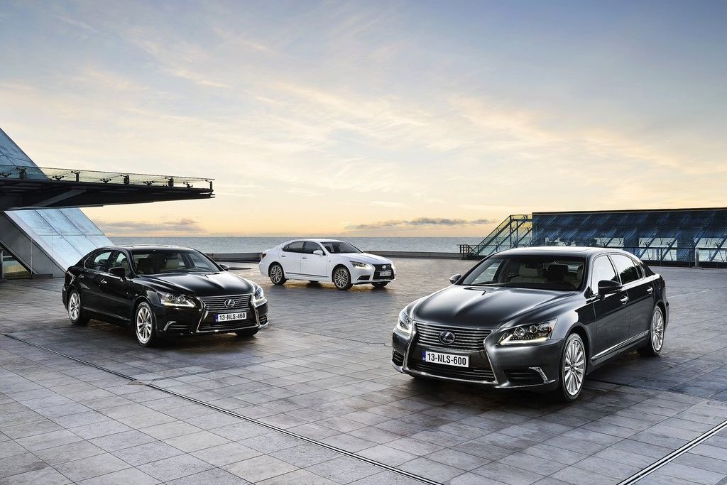 LEXUS
