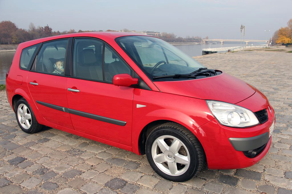 RENAULT GRAND SCENIC