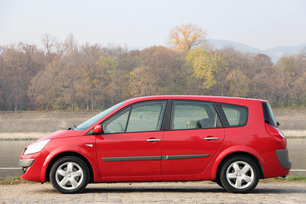 RENAULT GRAND SCENIC