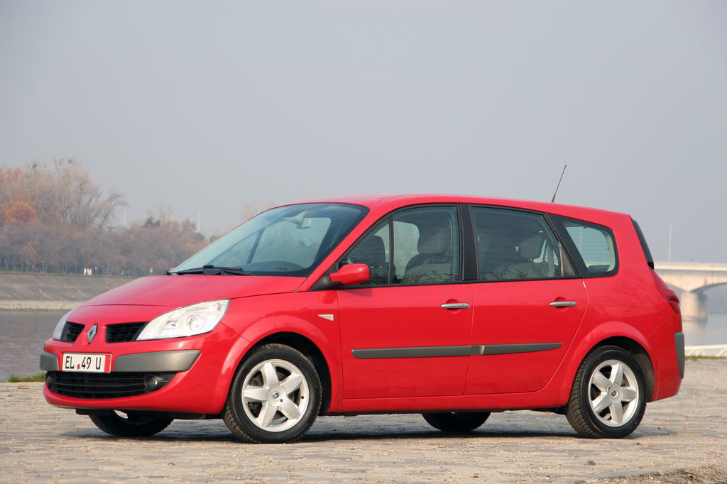 RENAULT GRAND SCENIC