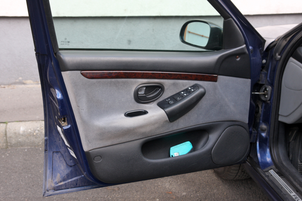 PEUGEOT 406