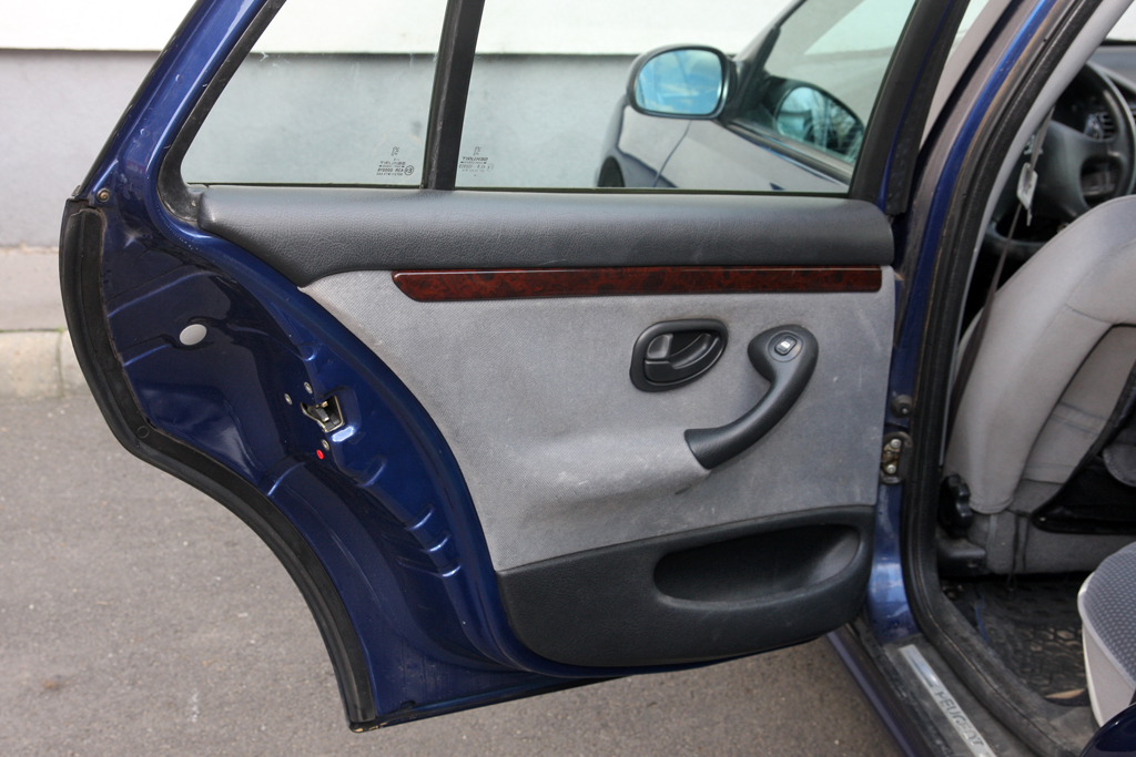 PEUGEOT 406