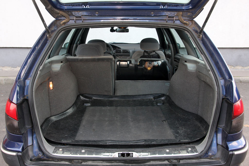 PEUGEOT 406