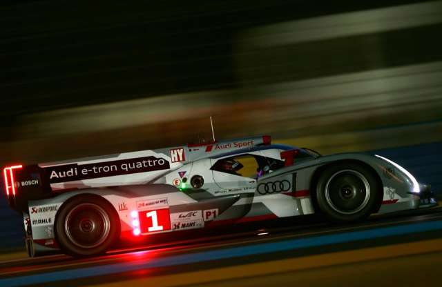 Először hibrid autóé a Le Mans-i pole
