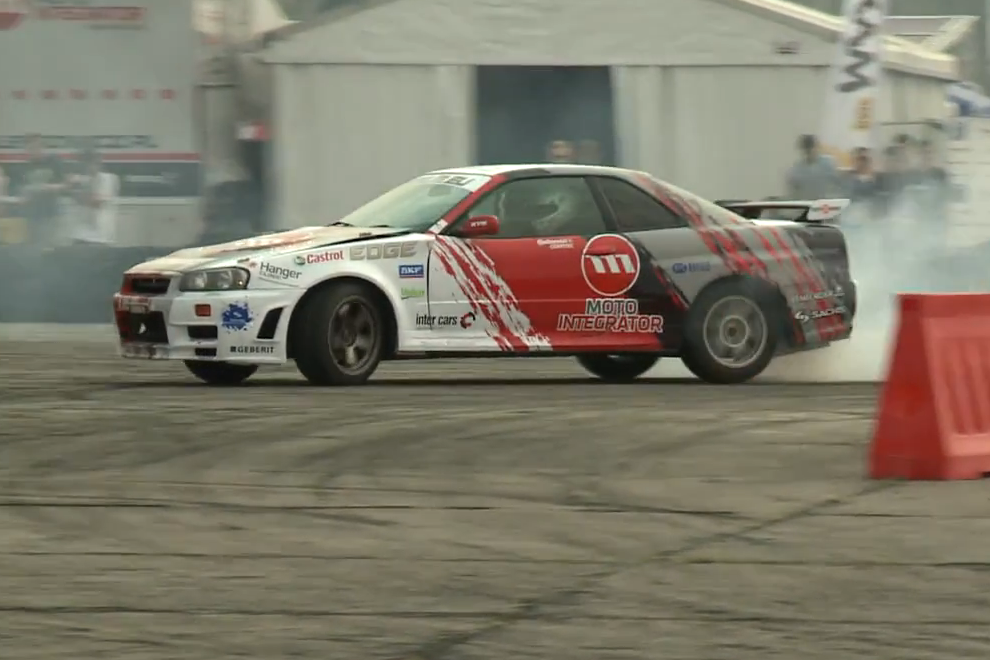 NISSAN SKYLINE