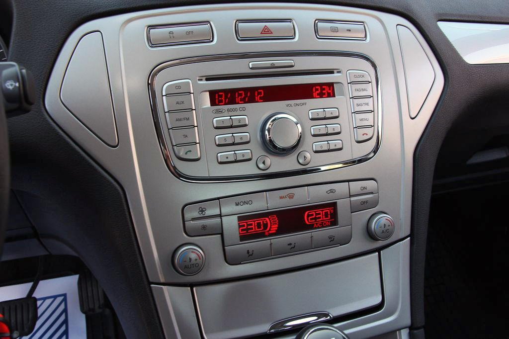 FORD MONDEO
