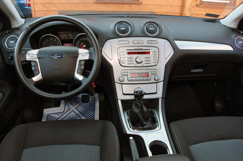 FORD MONDEO
