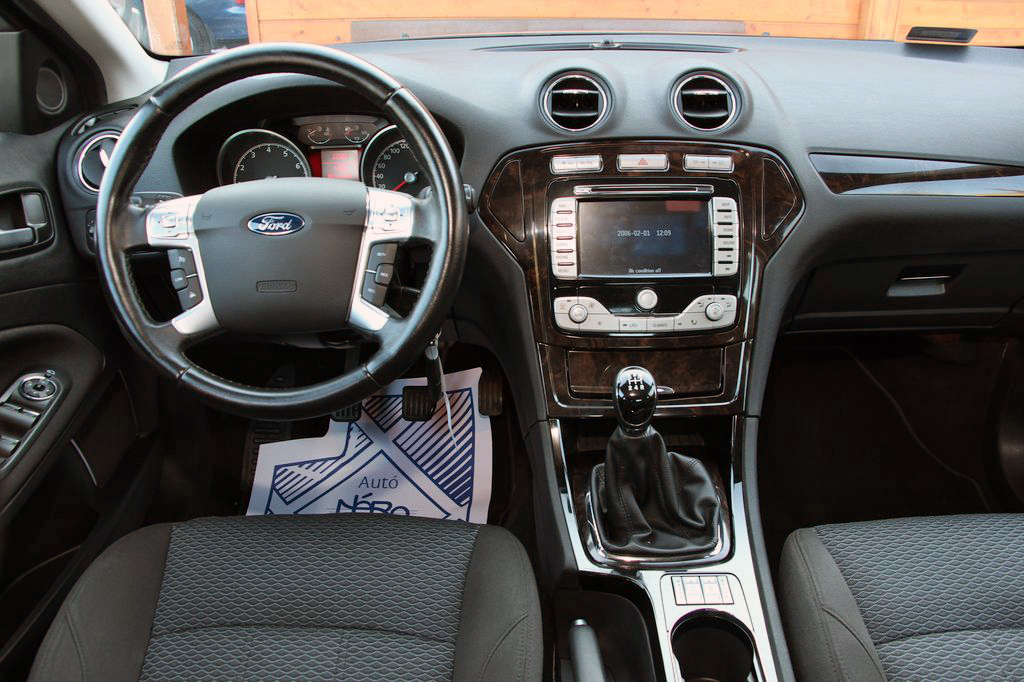 FORD MONDEO