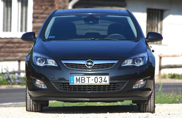 Gáztöltéssel spórol - Opel Astra EcoFlex LPG teszt