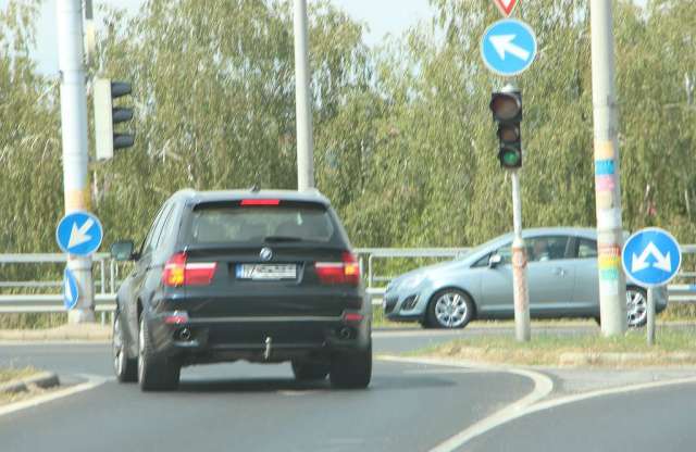 Majdnem zöld utat kapnak a külföldi rendszámos autók