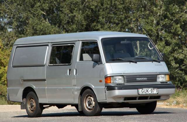 Mazda E 2200 DX, 1999 - használtteszt