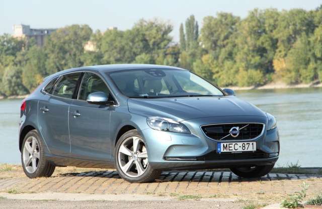 Alapnak nagyon nem rossz - Volvo V40 T3 teszt