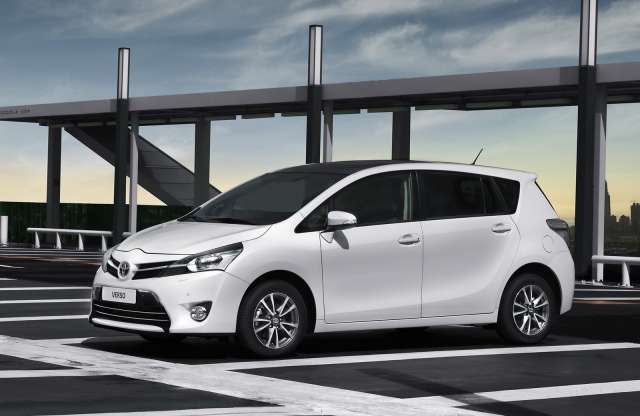 Közel félezer változtatással jön az új Toyota Verso