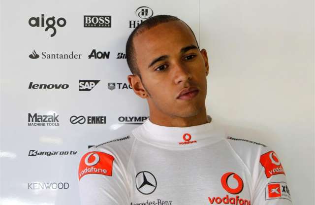 Hamilton lelépett a Mercedeshez