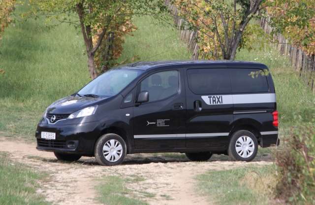 Taxinak pompás, családnak sem rossz - Nissan NV200 Combi teszt