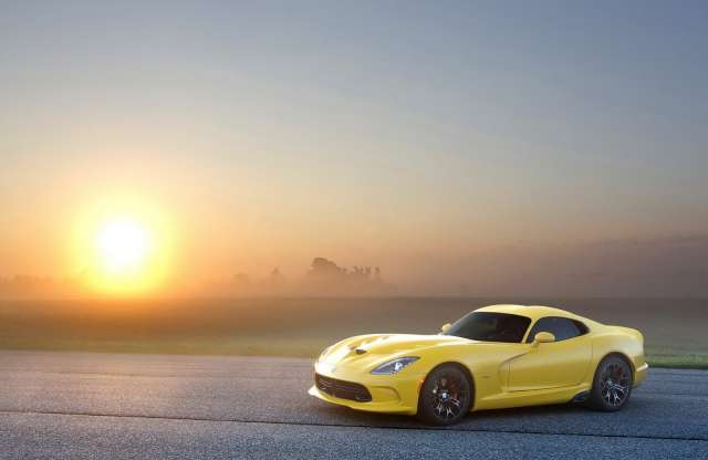 Az év sorozata: gyönyörű fotókon az új SRT Viper