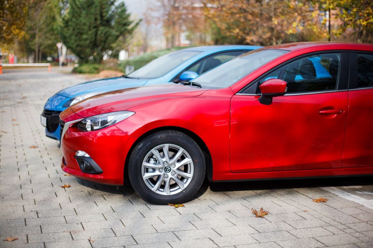 MAZDA 3