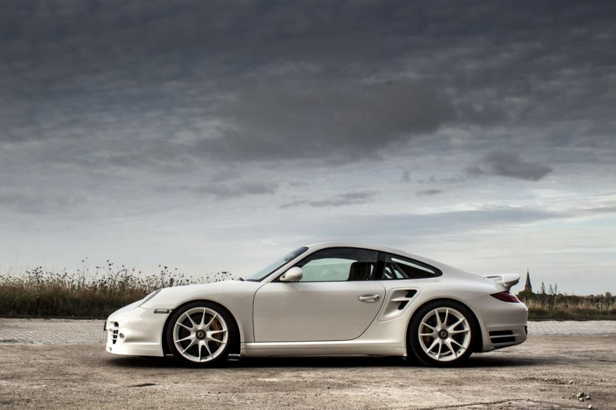 PORSCHE 911