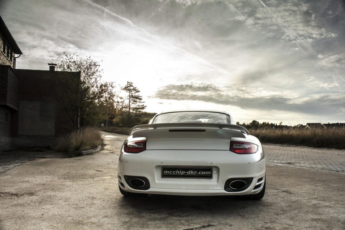 PORSCHE 911