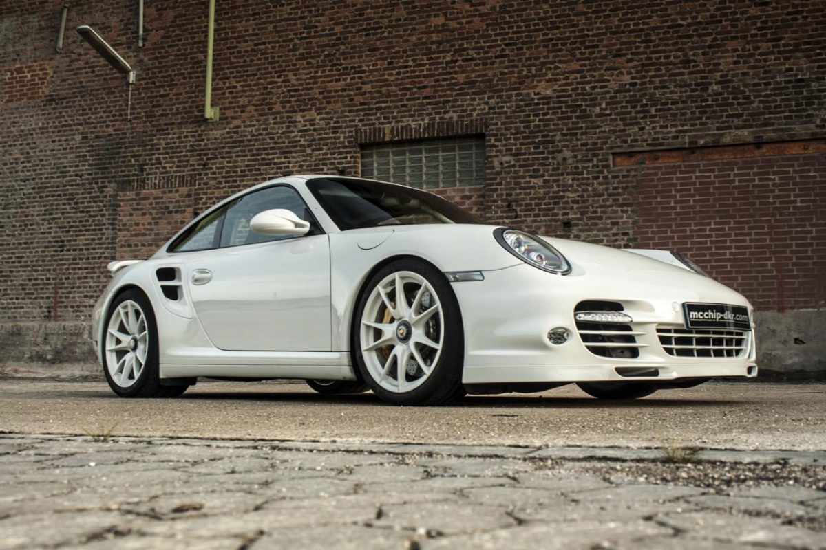 PORSCHE 911