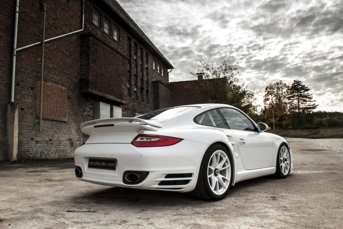 PORSCHE 911
