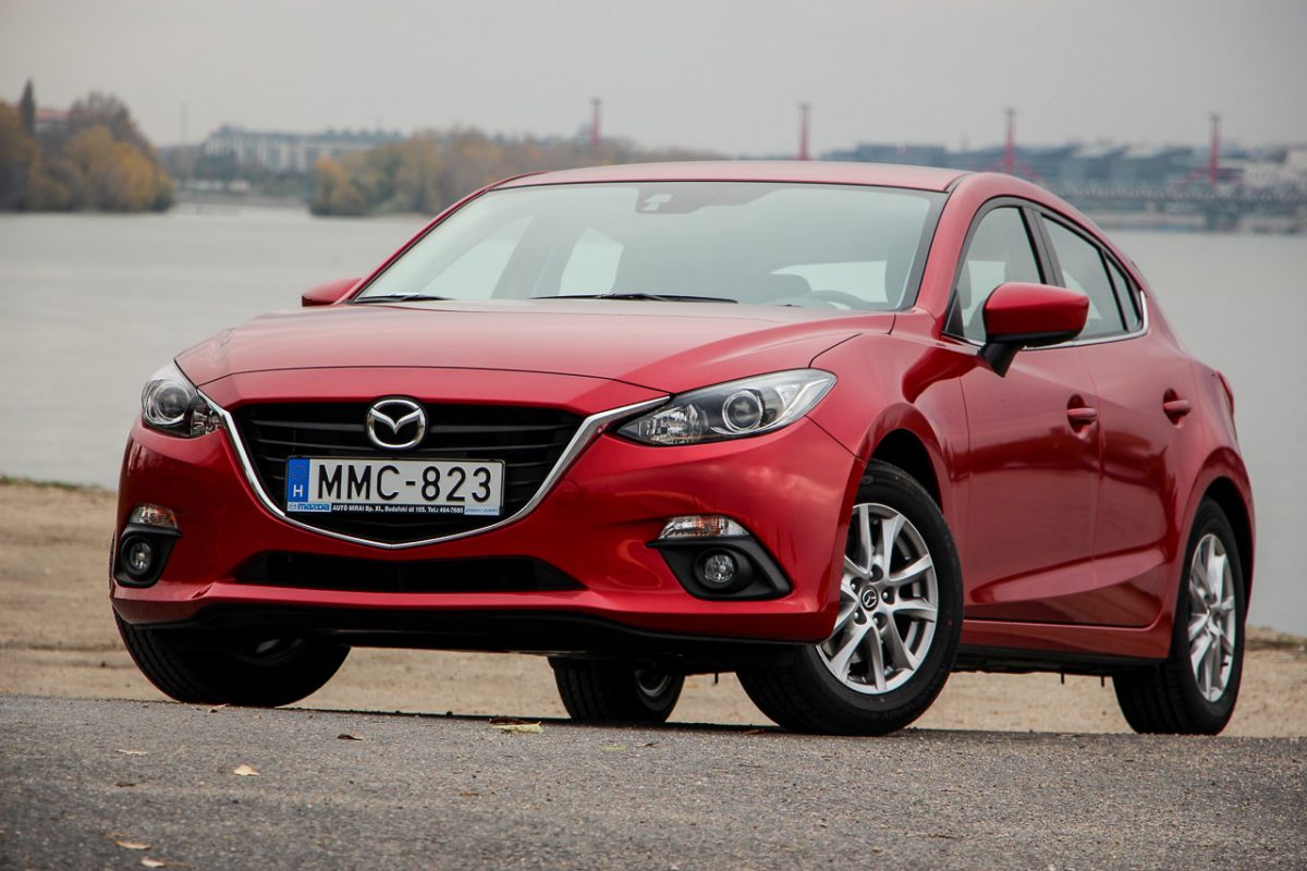 MAZDA 3