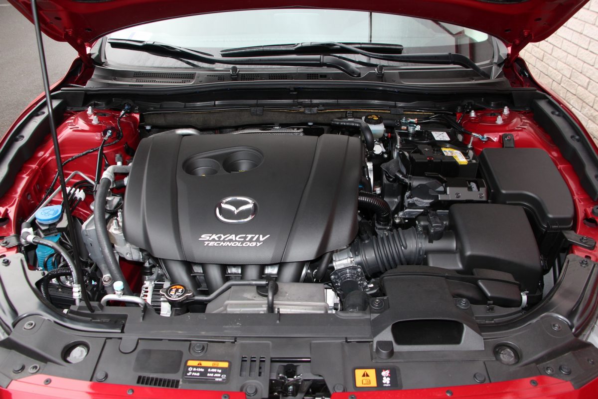 MAZDA 3