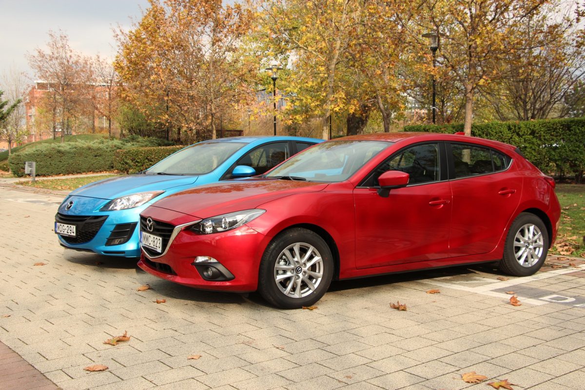 MAZDA 3