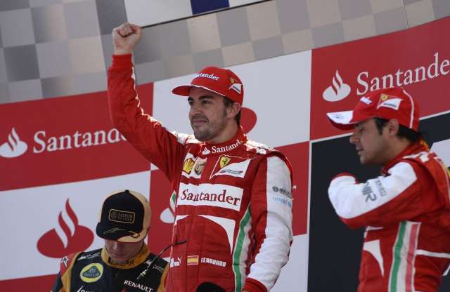 Alonso simán nyerte a Spanyol Nagydíjat