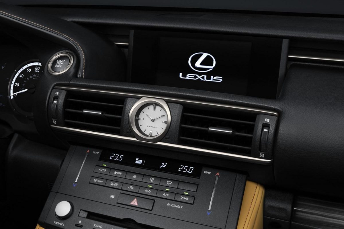 LEXUS