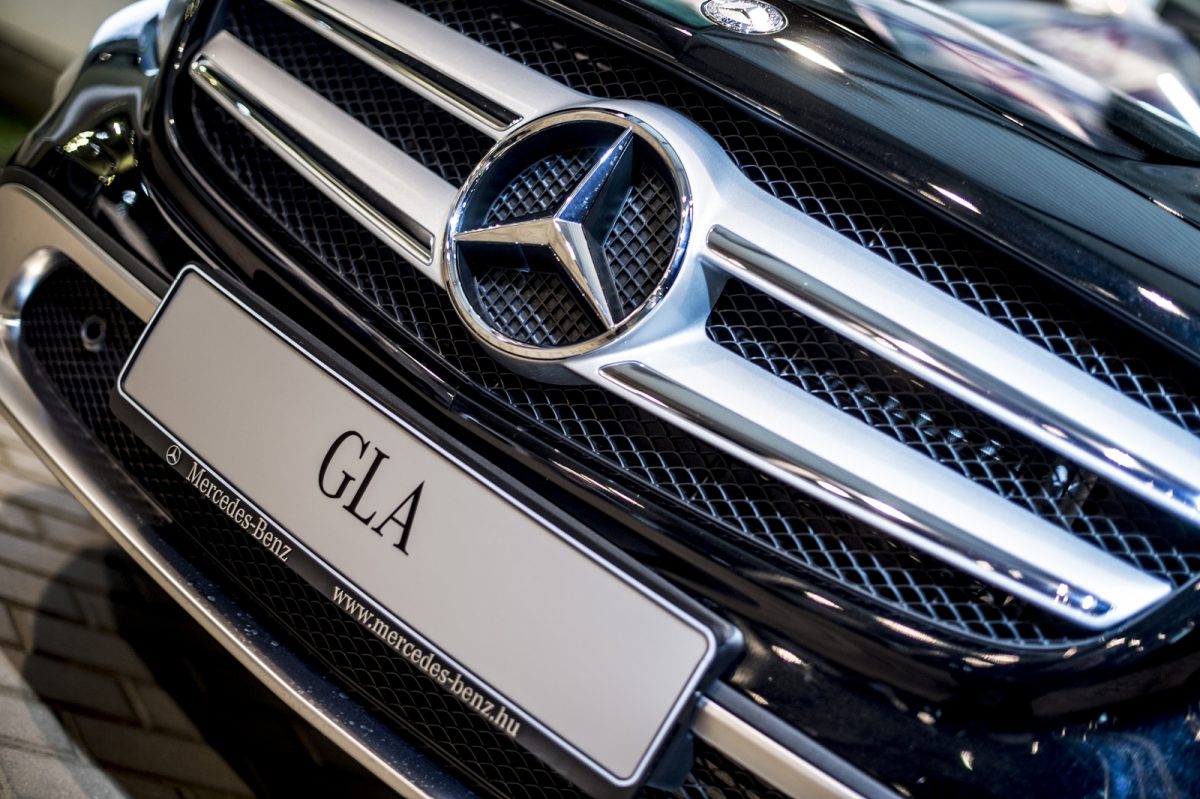 MERCEDES-BENZ