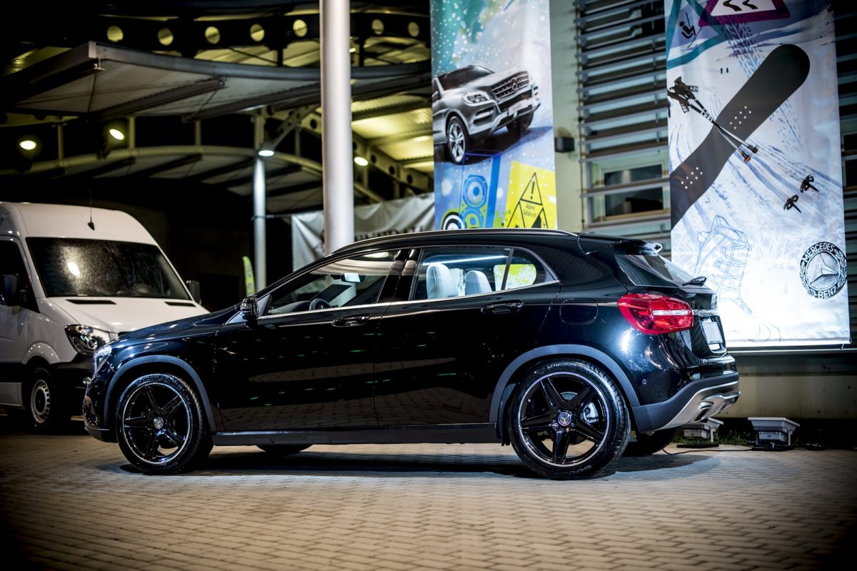 MERCEDES-BENZ