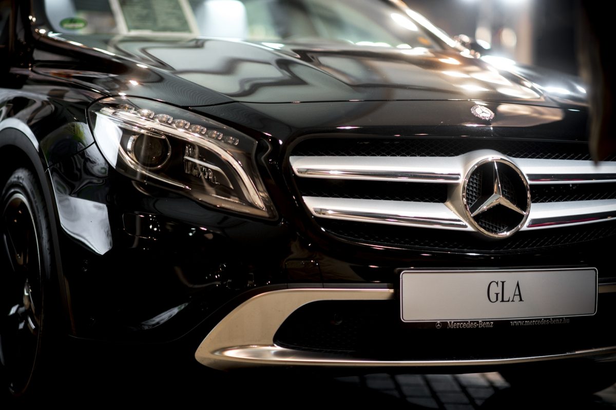 MERCEDES-BENZ