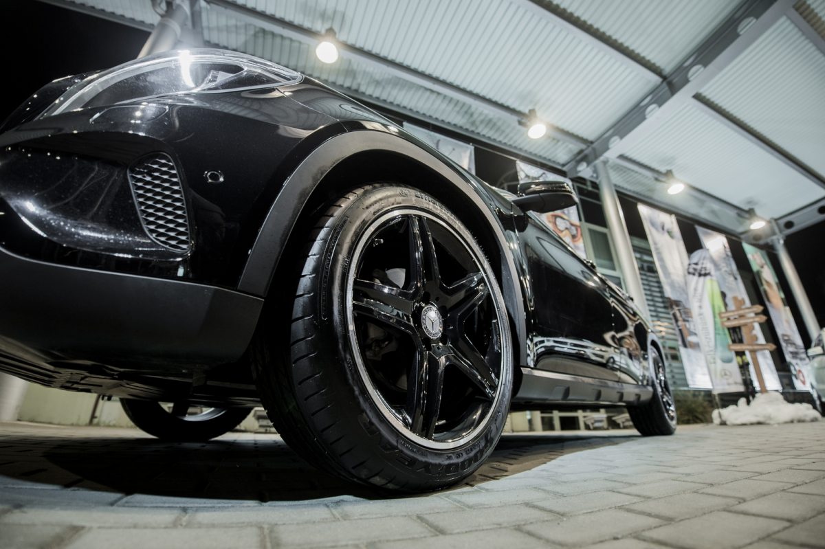MERCEDES-BENZ