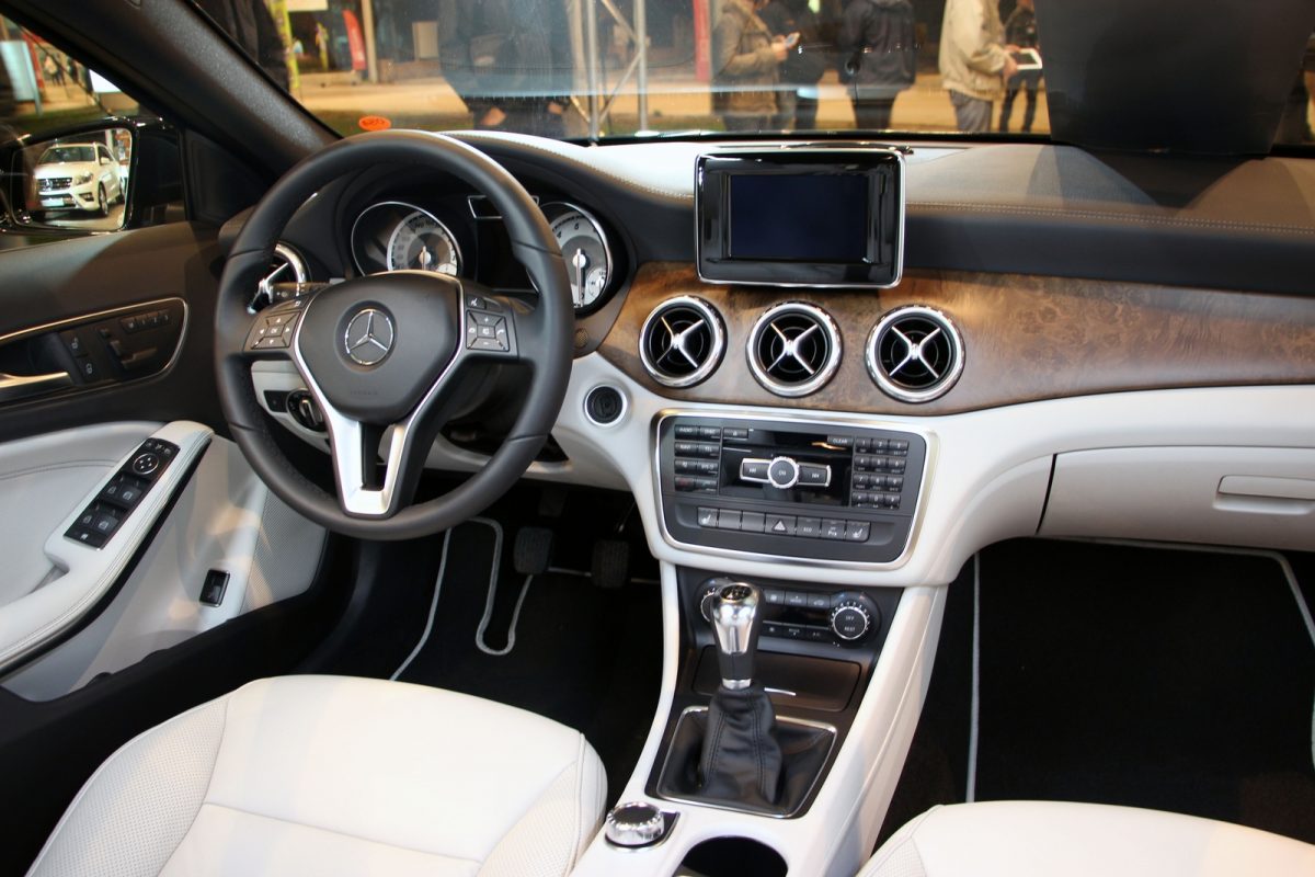 MERCEDES-BENZ