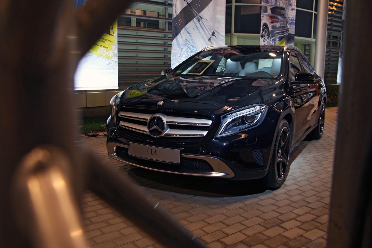 MERCEDES-BENZ