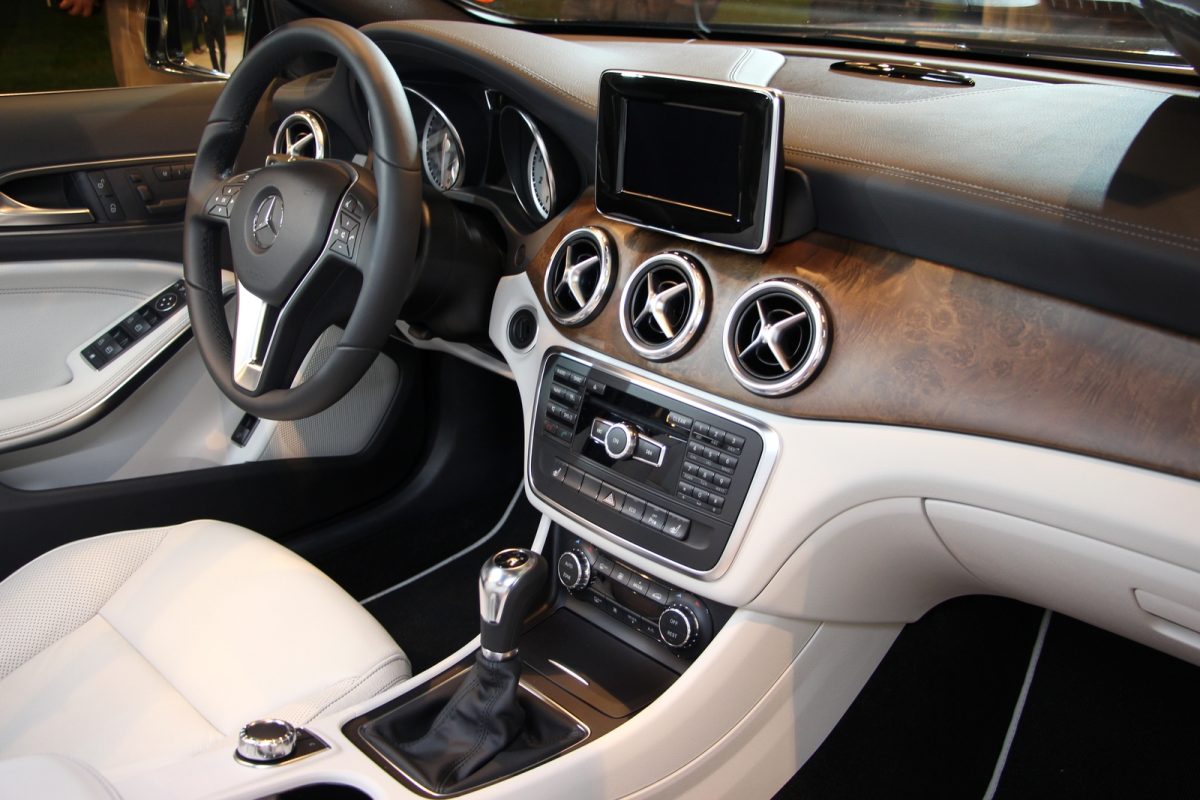 MERCEDES-BENZ