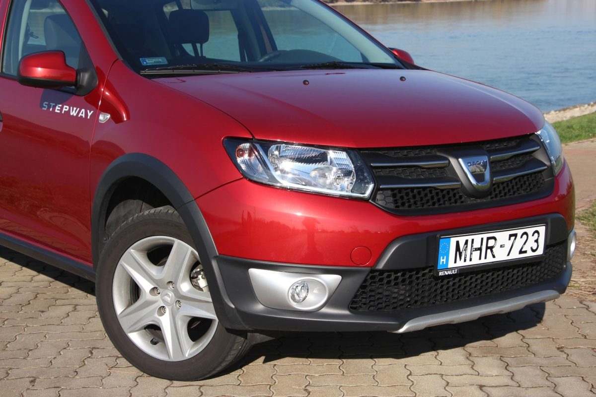 DACIA SANDERO