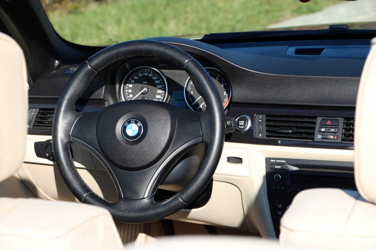 BMW 330
