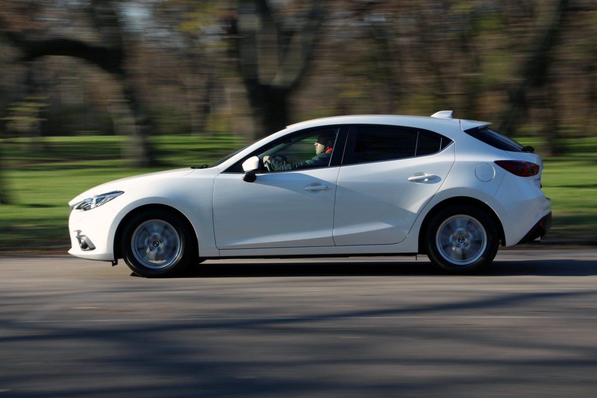MAZDA 3
