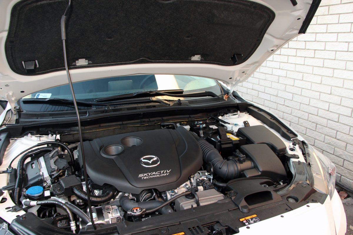 MAZDA 3