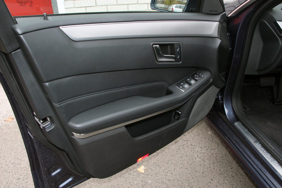 MERCEDES-BENZ E 250