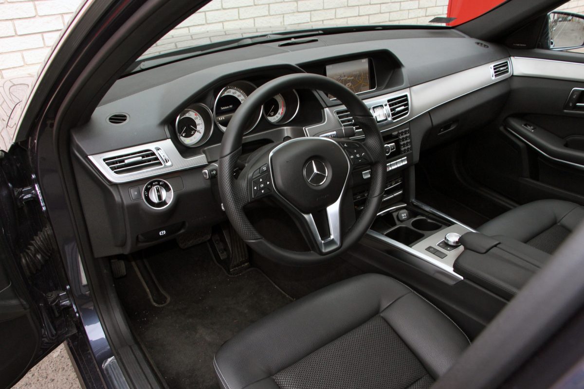 MERCEDES-BENZ E 250