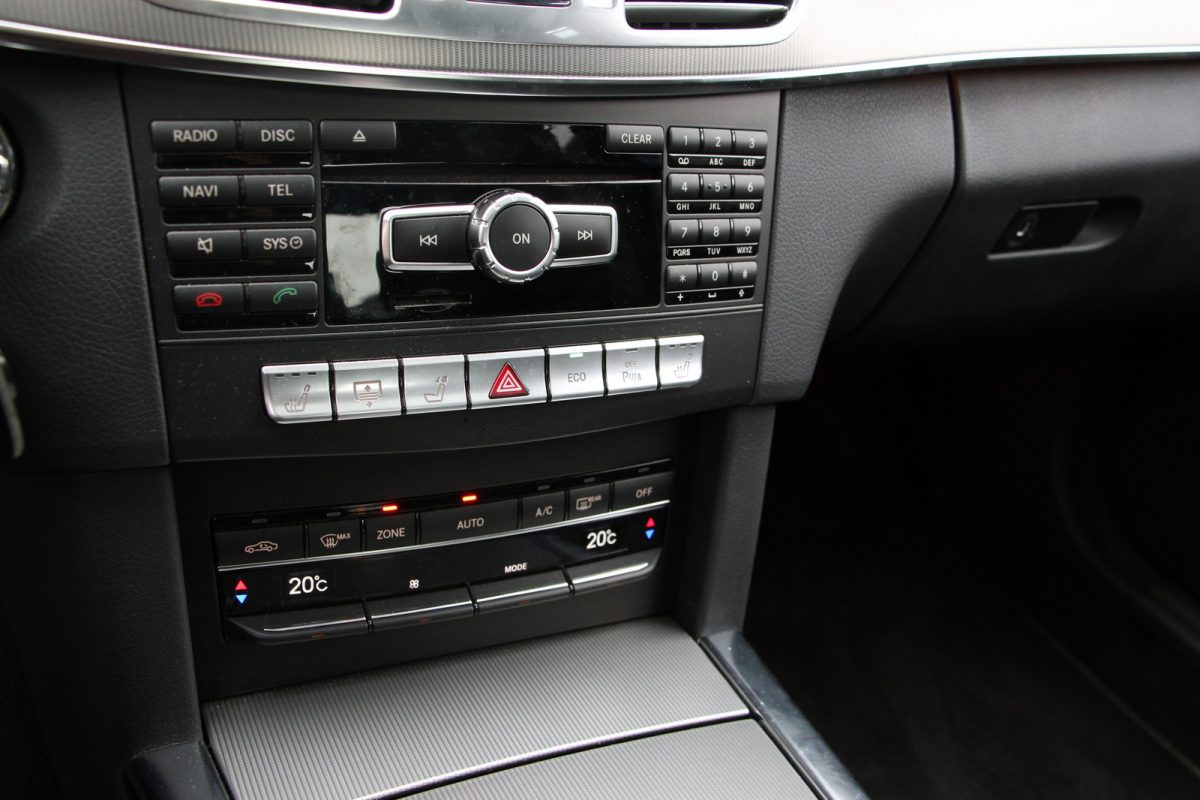 MERCEDES-BENZ E 250