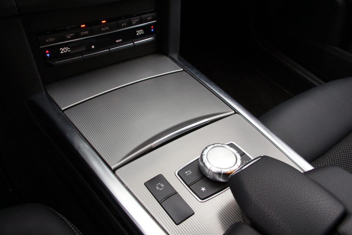 MERCEDES-BENZ E 250
