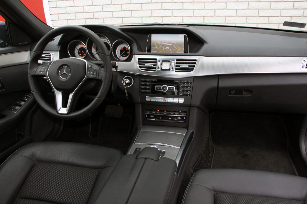 MERCEDES-BENZ E 250