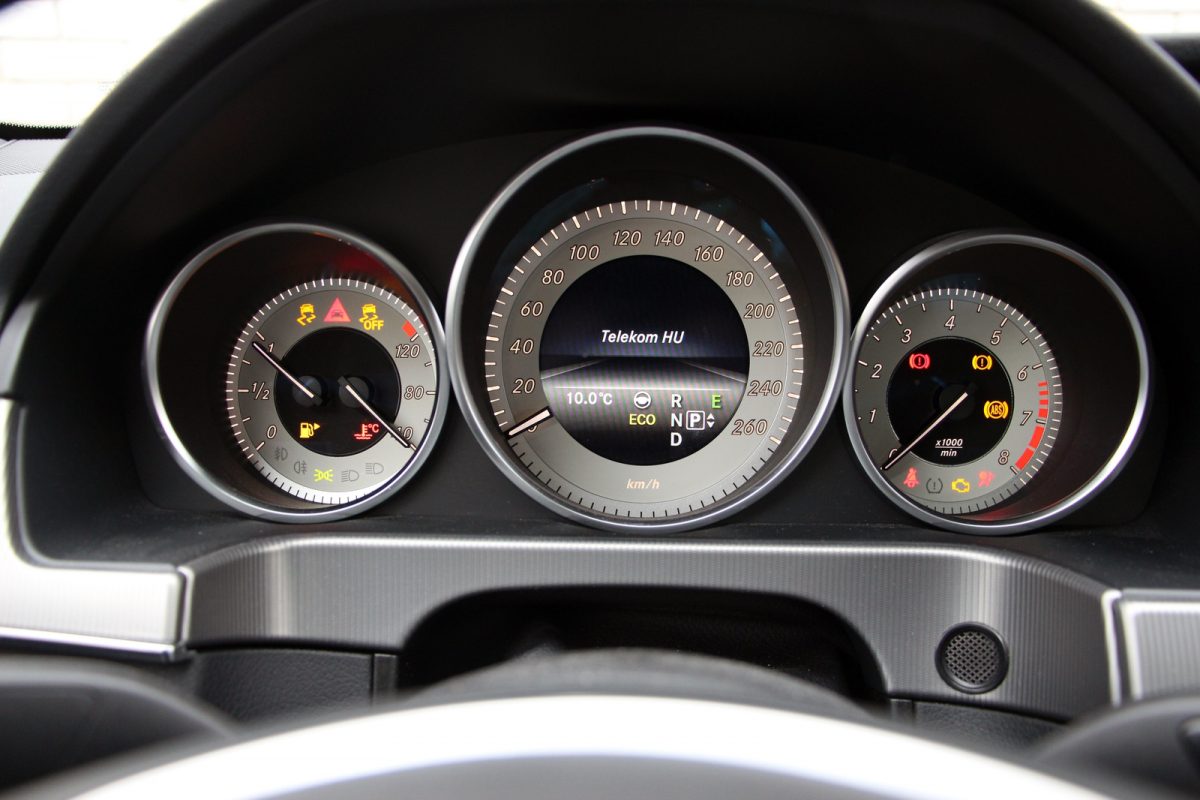 MERCEDES-BENZ E 250