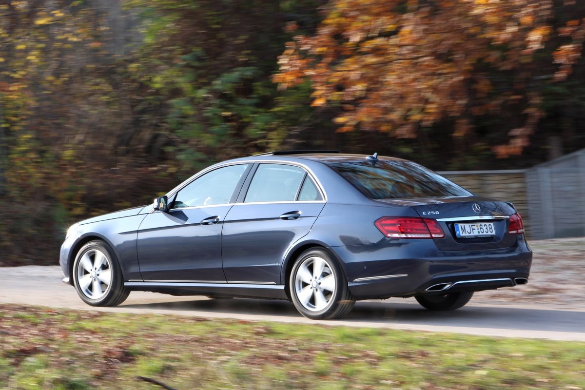 MERCEDES-BENZ E 250