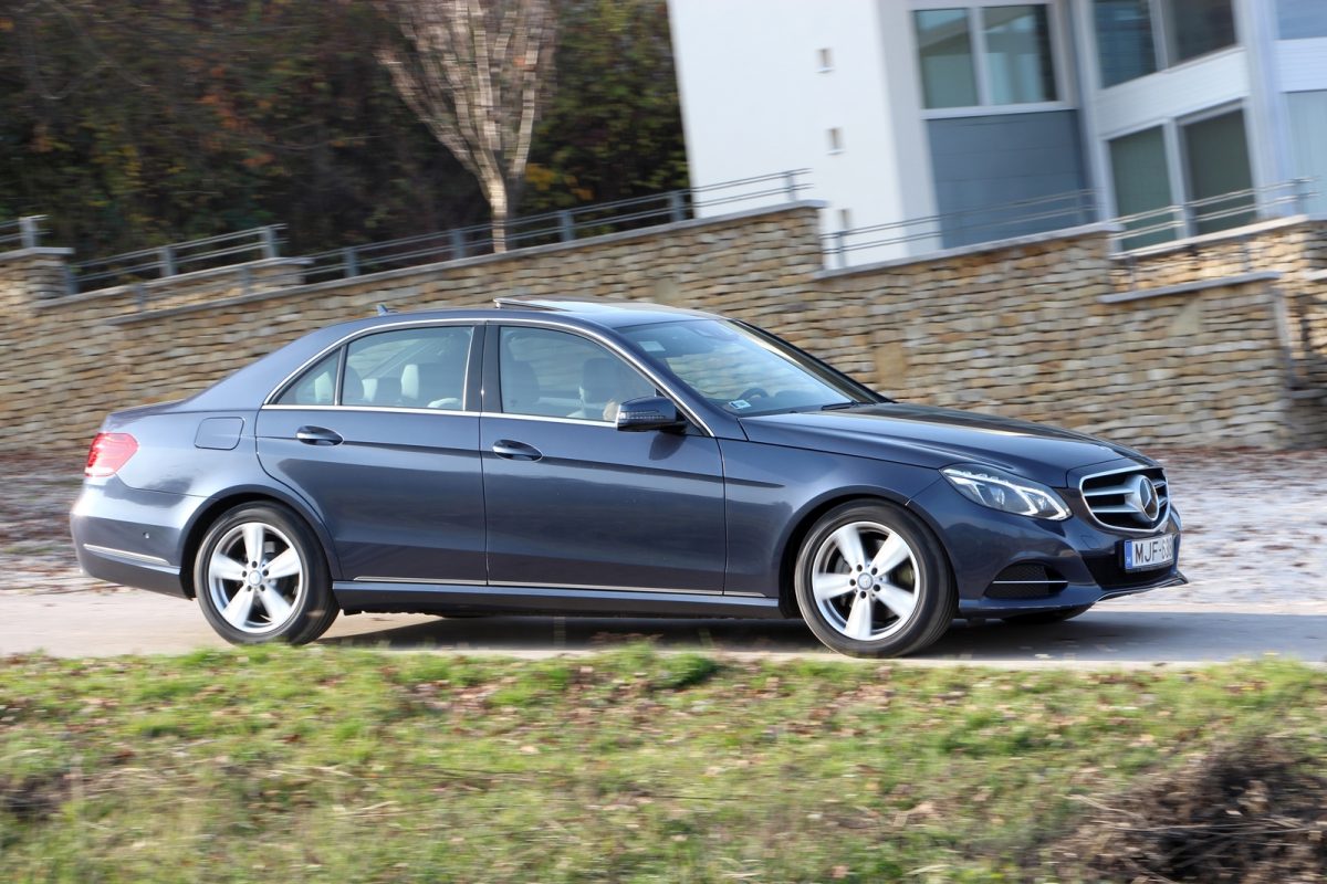 MERCEDES-BENZ E 250